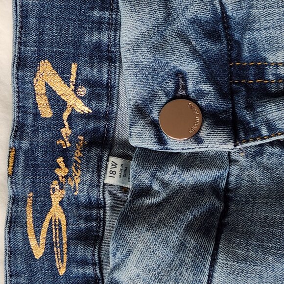 Seven7 High Rise Flare Jeans in Laguna Wash 18W Petite - Picture 10 of 15